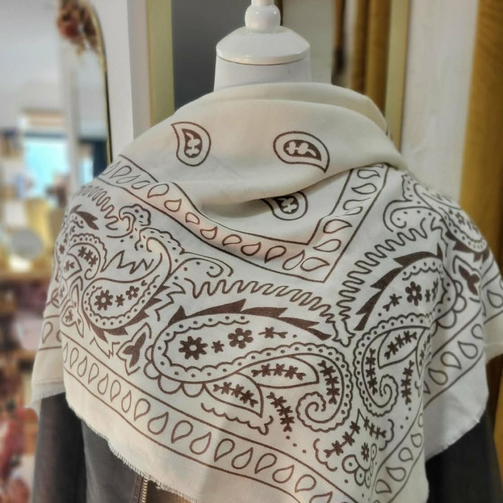 Echarpe carré bandana blanc et camel