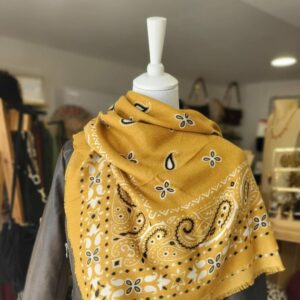 Echarpe carré bandana moutarde